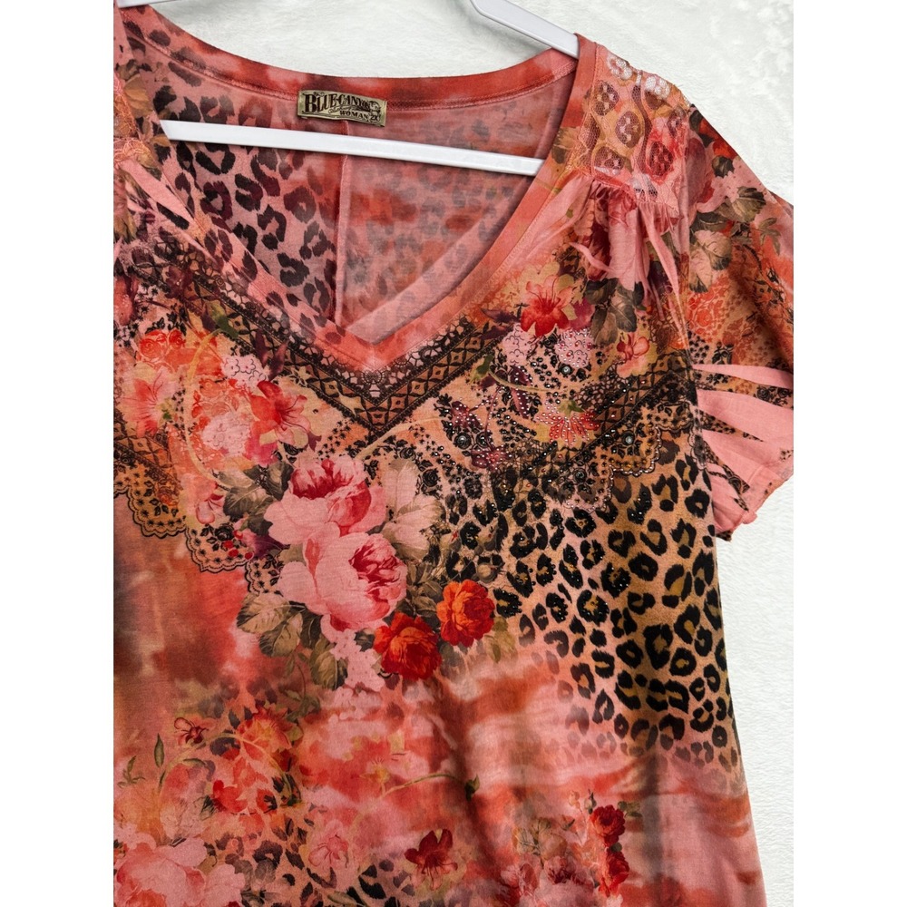 Floral Leopard Mixed Media V-Neck Top Terracotta Coral Short Sleeve Tee - Picture 2 of 7